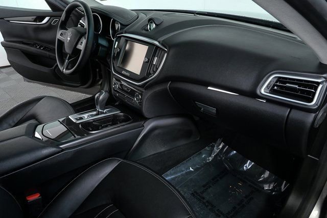 Used 2016 Maserati Ghibli image 23