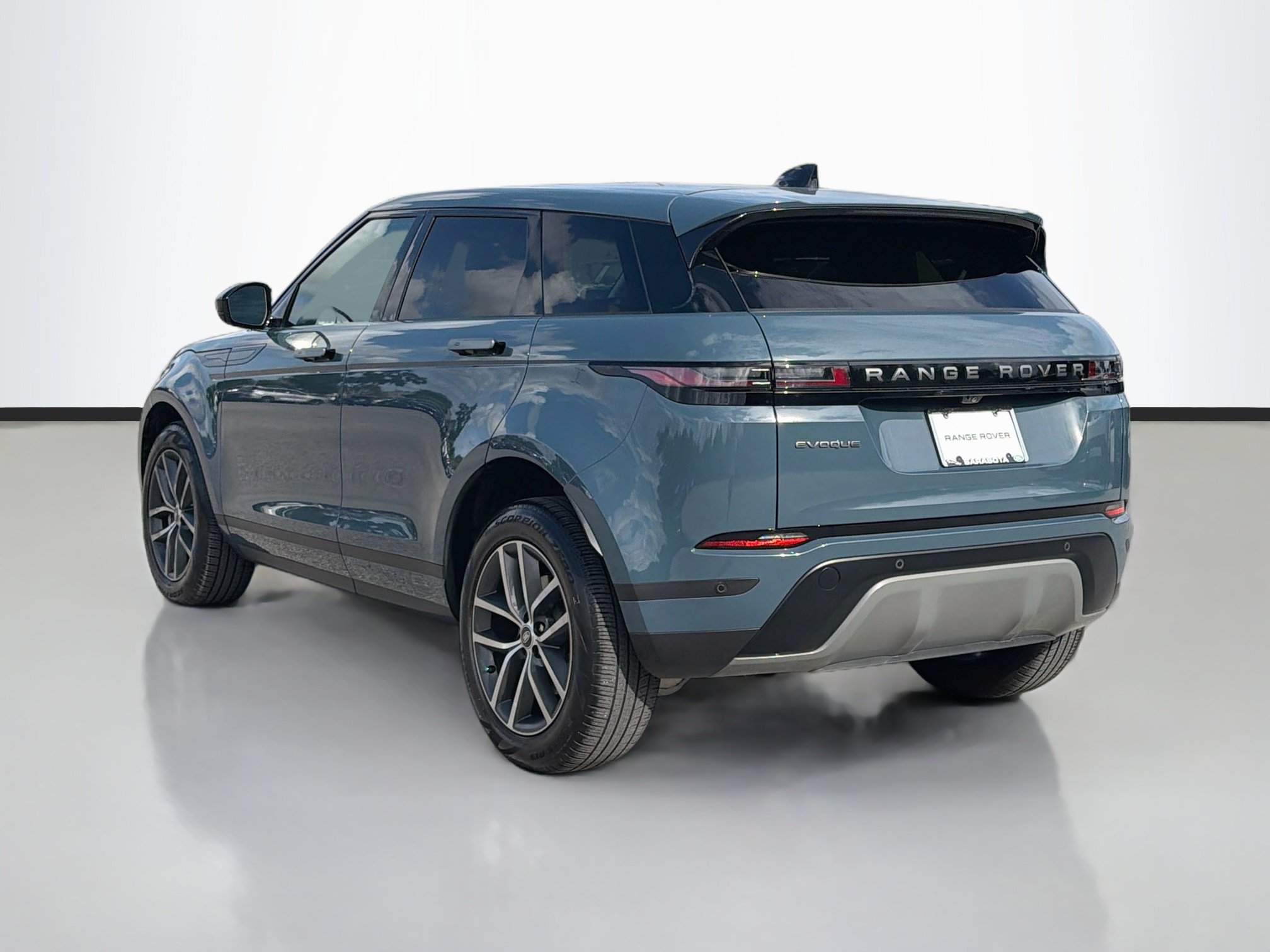 Used 2024 Land Rover Range Rover Evoque S AWD/4WD image 3