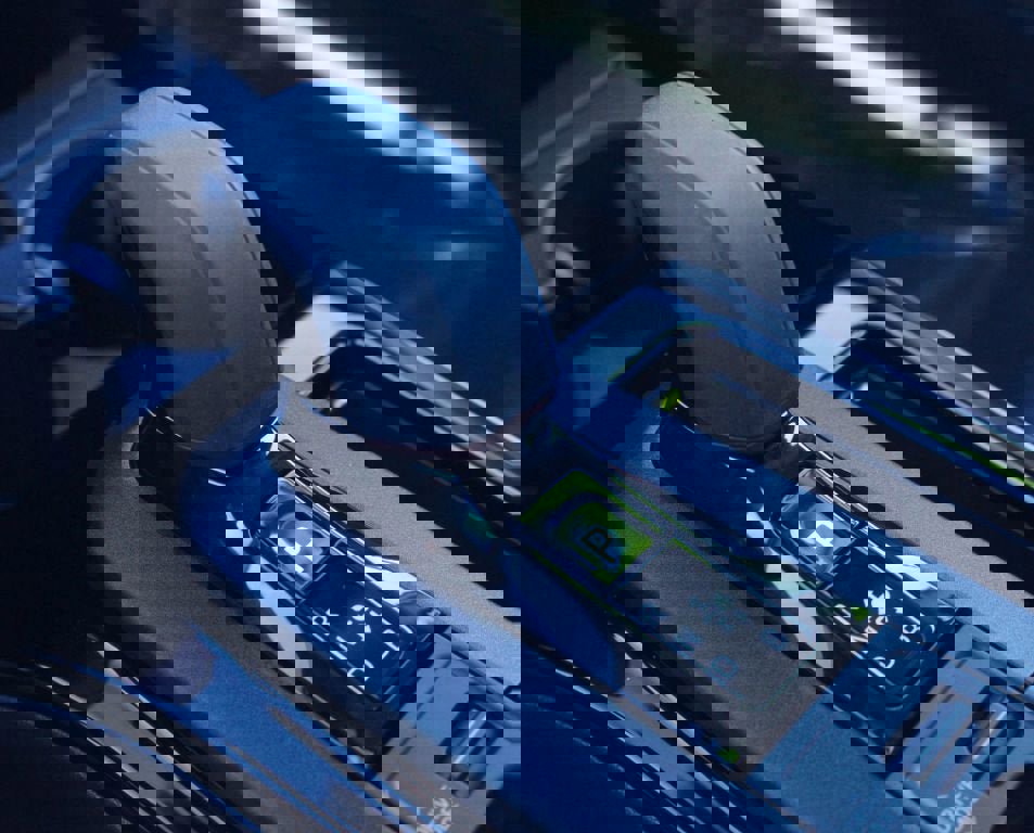 Used 2025 Toyota Prius Plug-In Hybrid image 11