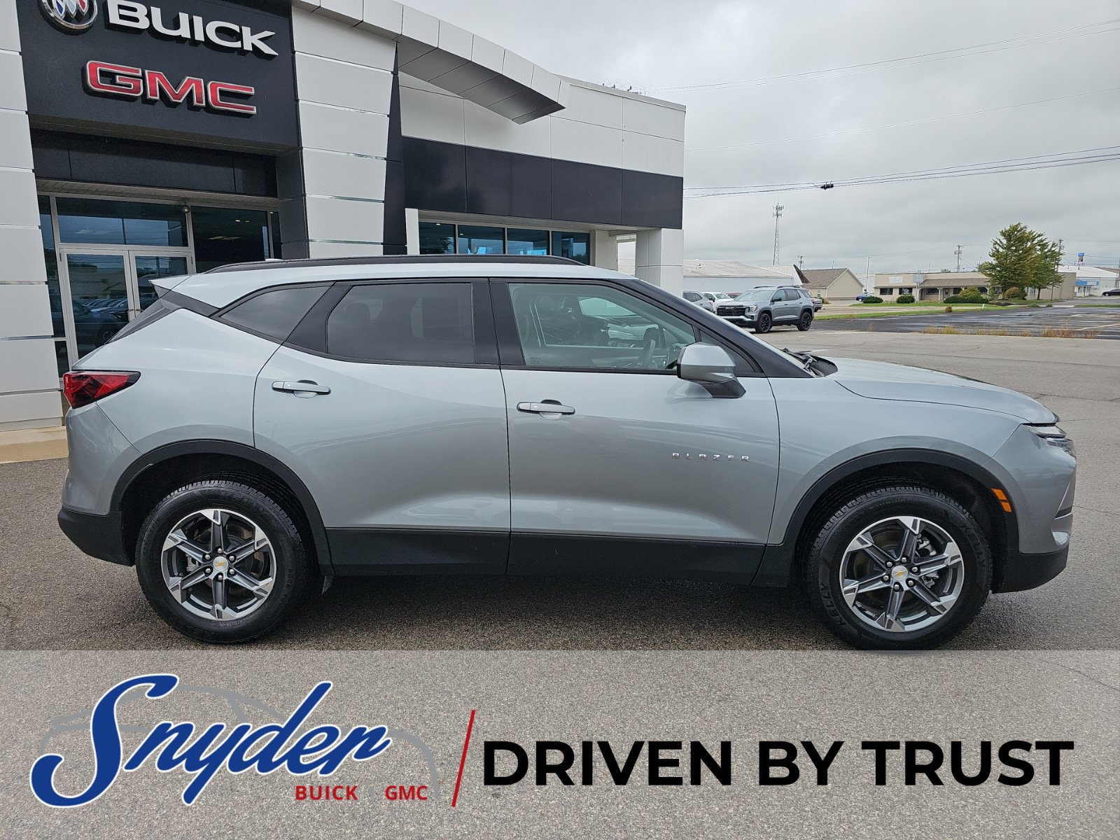 Used 2024 Chevrolet Blazer LT w/ Convenience Package FWD image 29