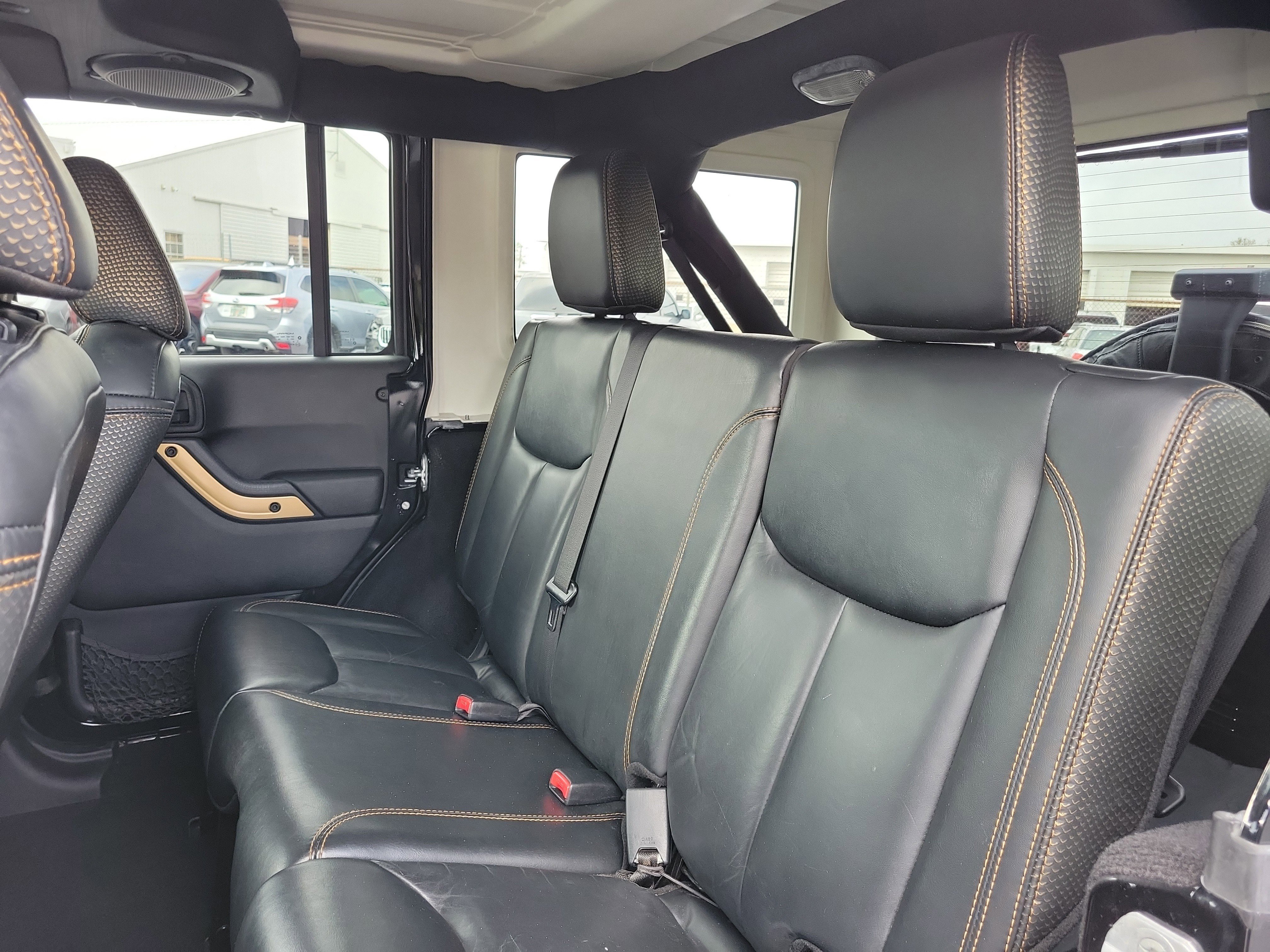 Used 2014 Jeep Wrangler Unlimited Sahara image 10