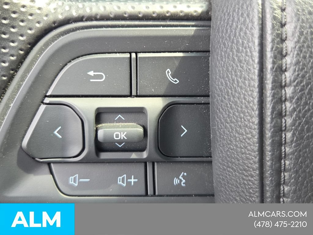 Used 2025 Toyota Tacoma SR5 AWD/4WD image 25