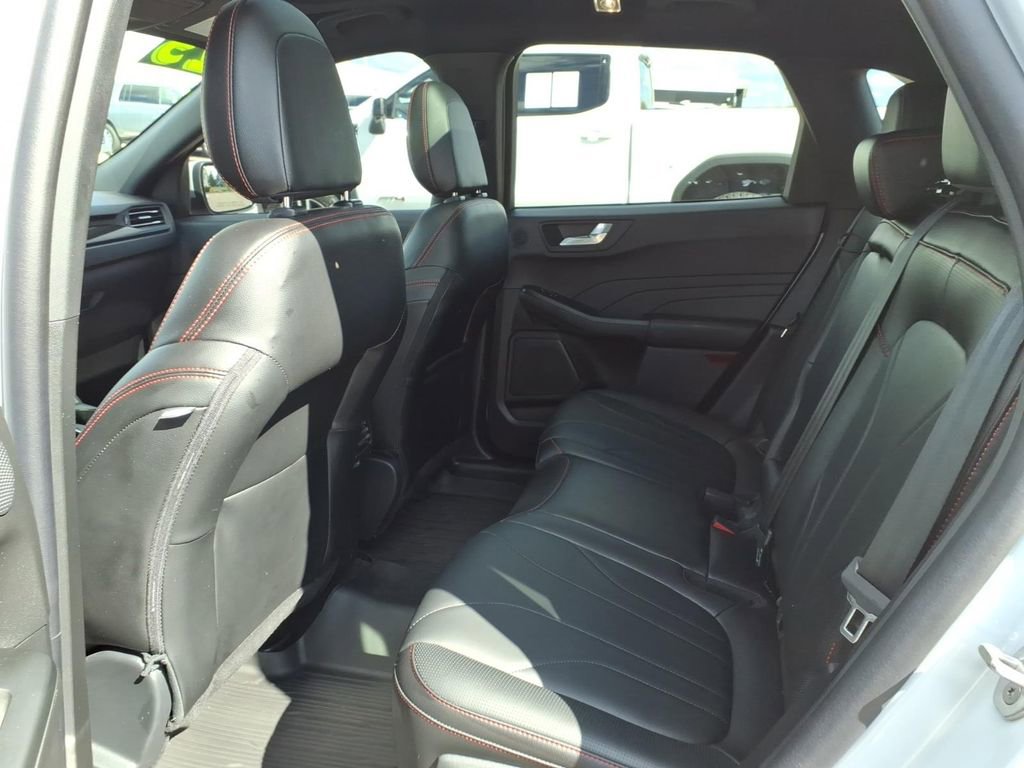 Used 2025 Ford Escape ST-Line Elite w/ Premium Technology Package AWD/4WD image 9