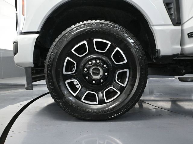 Used 2025 Ford F250 Platinum w/ FX4 Off-Road Package image 17