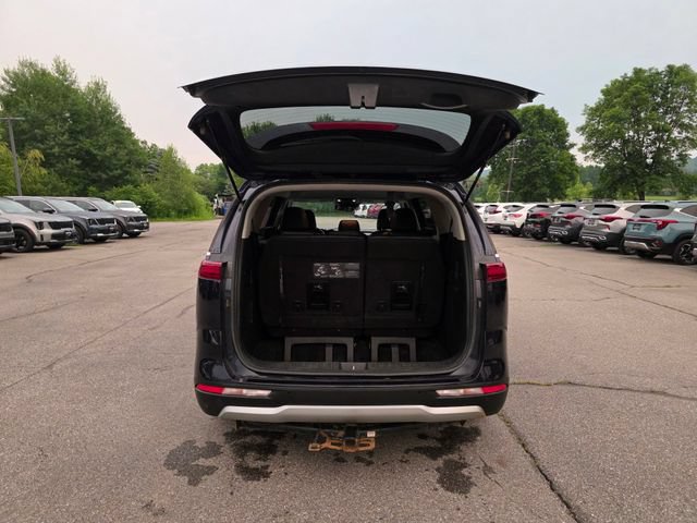 Used 2023 Kia Carnival LX FWD image 10