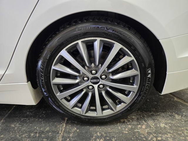 Used 2020 Lincoln MKZ AWD image 11