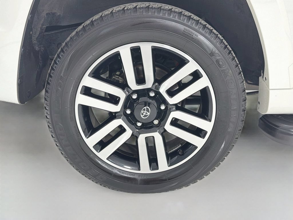 Used 2023 Toyota 4Runner Limited AWD/4WD image 32