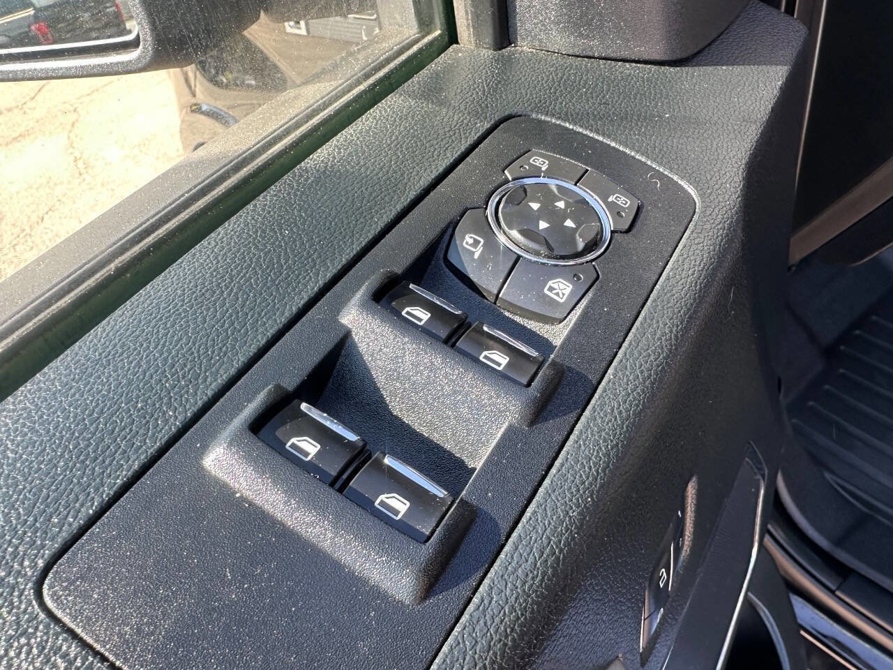Used 2016 Ford F150 Lariat AWD/4WD image 28