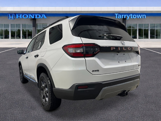 New 2026 Honda Pilot TrailSport image 3