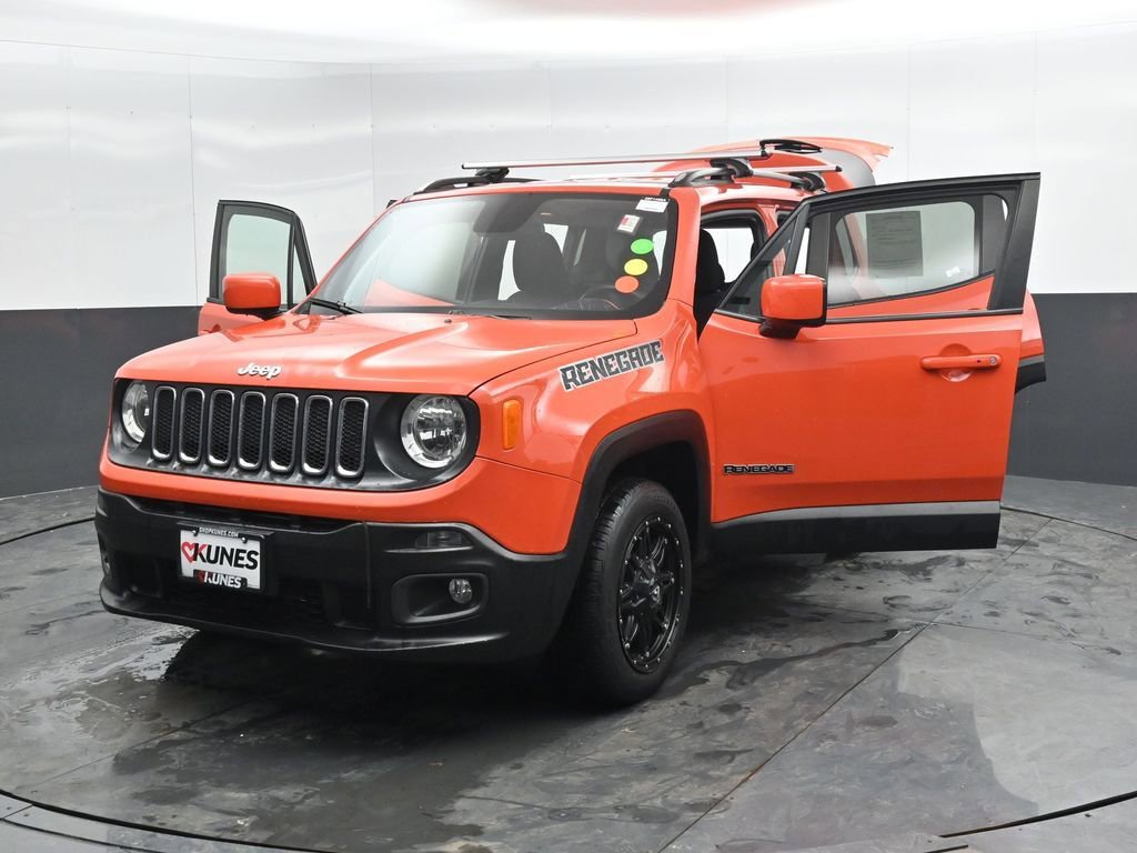 Used 2018 Jeep Renegade Latitude w/ Cold Weather Group image 53