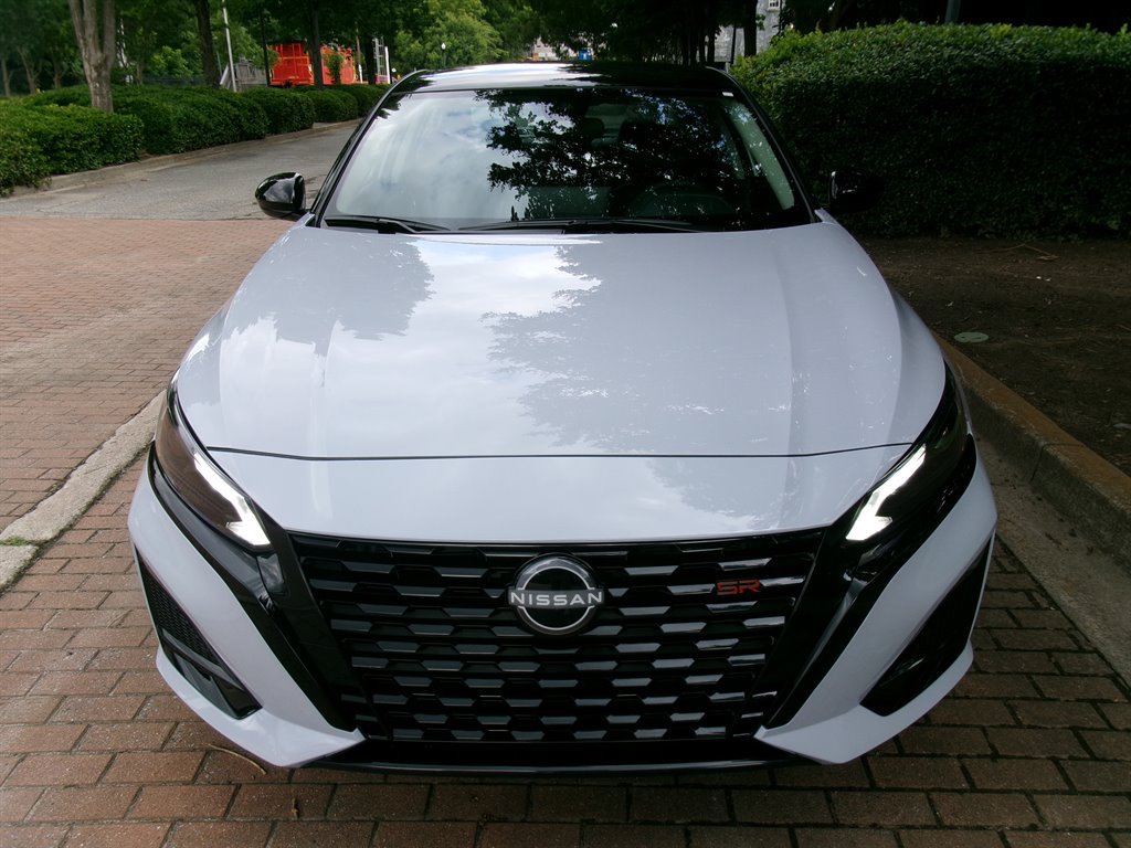 Used 2026 Nissan Altima 2.5 SR FWD image 2