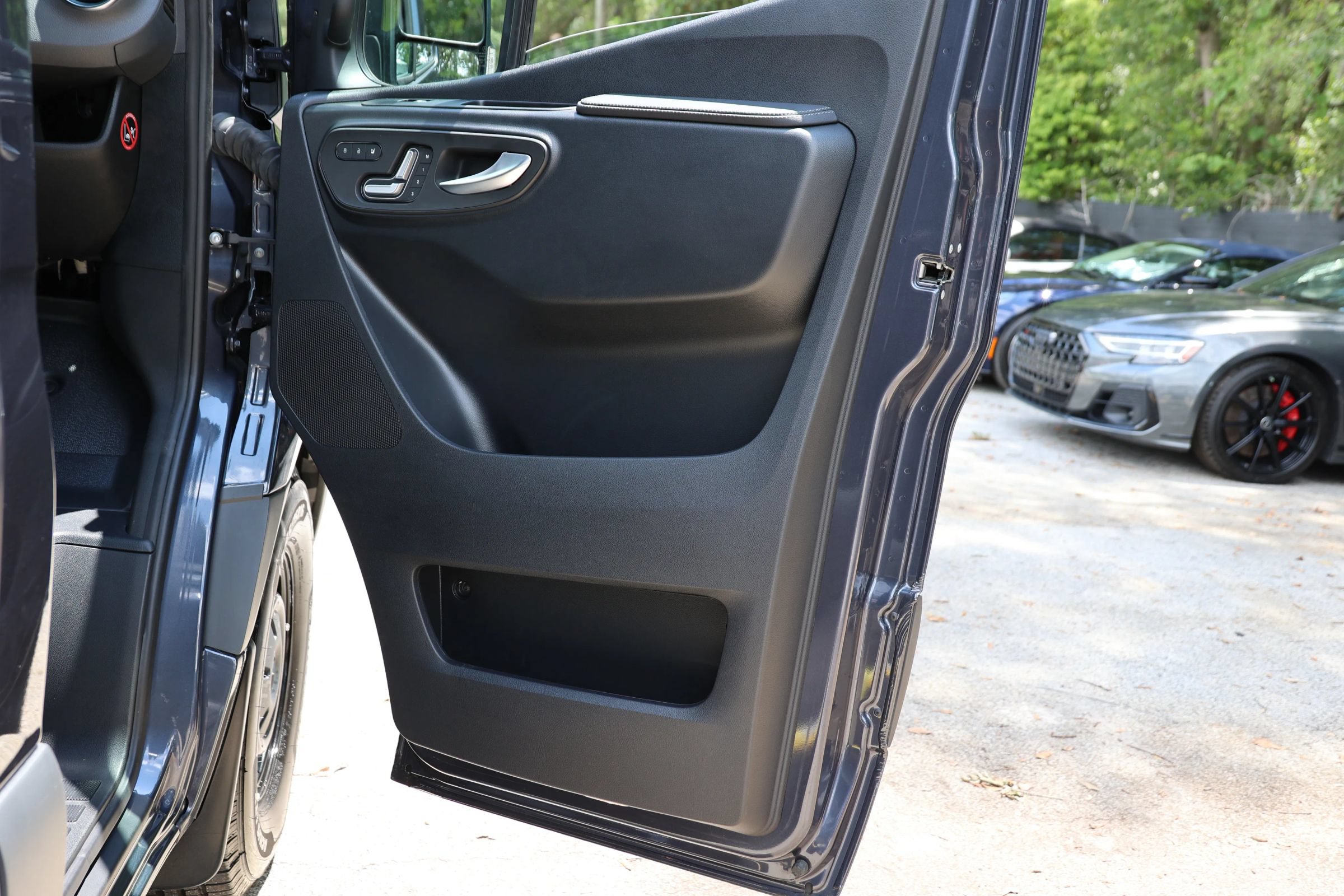 Used 2025 Mercedes-Benz Sprinter 2500 image 41