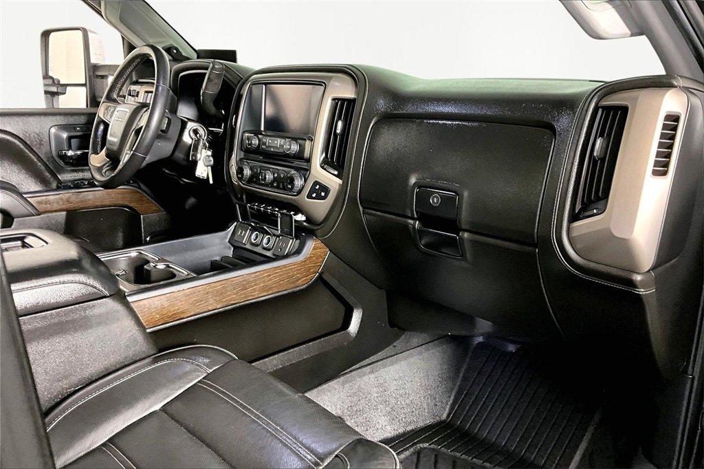 Certified 2019 GMC Sierra 2500 Denali w/ Duramax Plus Package image 27