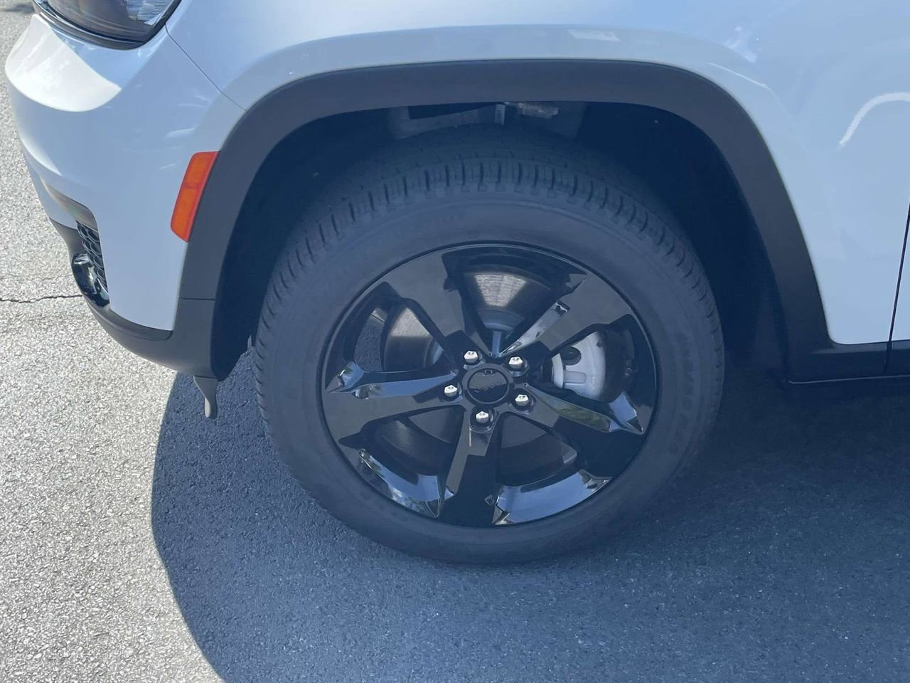 New 2025 Jeep Grand Cherokee L Limited w/ Black Appearance Package image 43