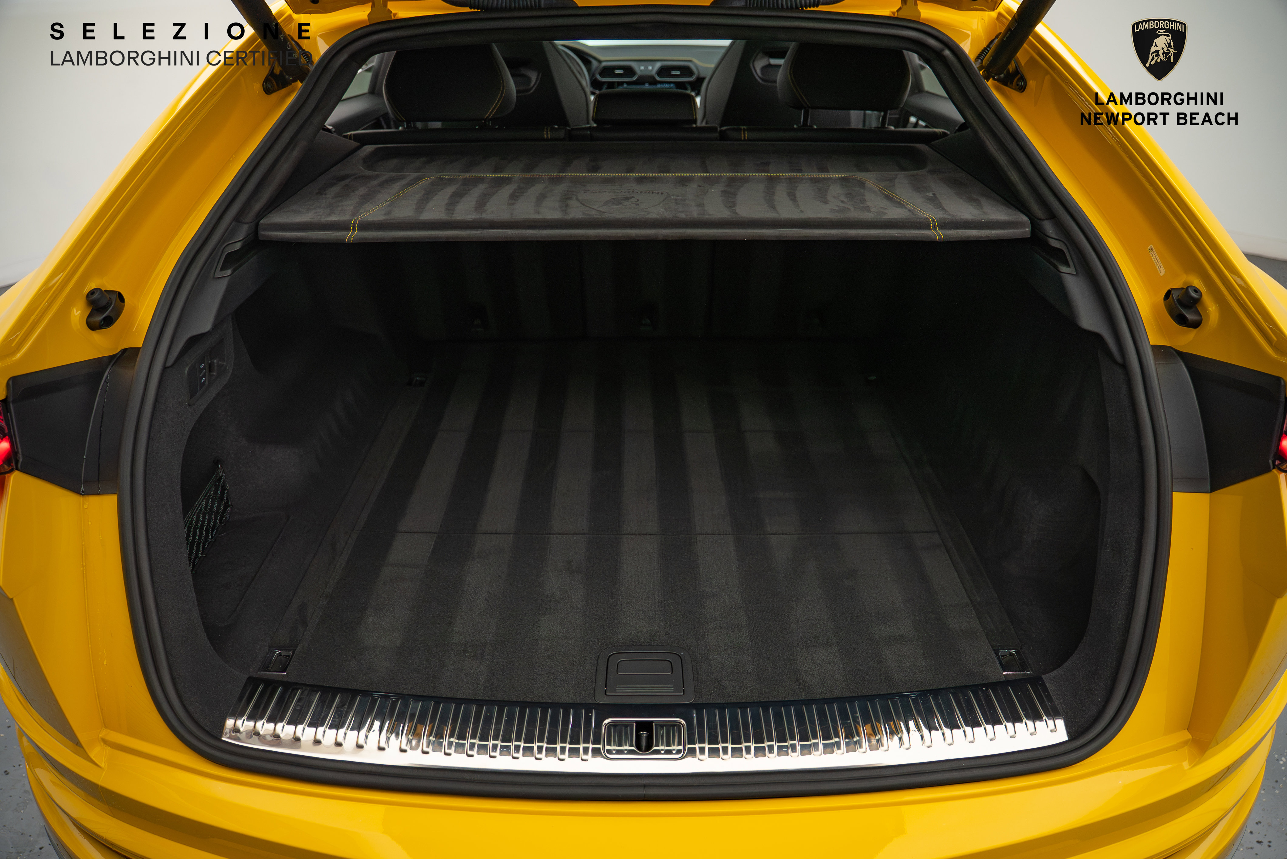 Used 2022 Lamborghini Urus image 16