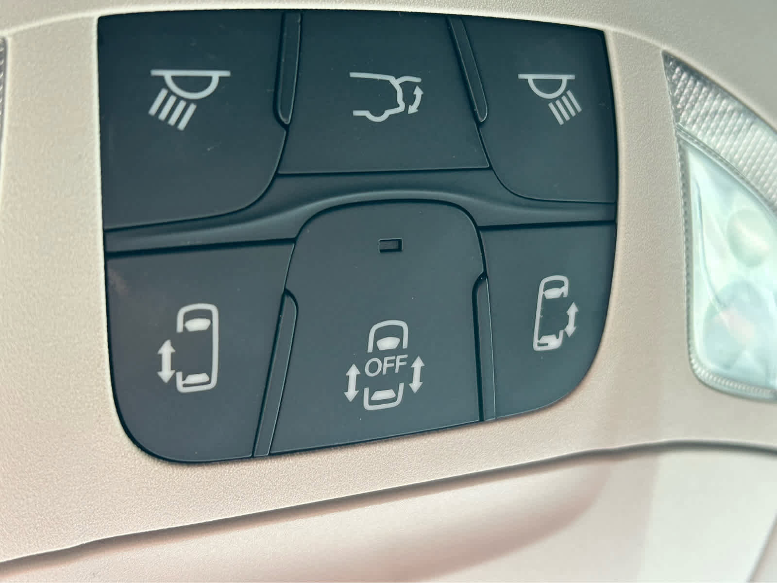 Used 2018 Chrysler Pacifica Touring-L w/ Advanced Safetytec Group FWD image 49