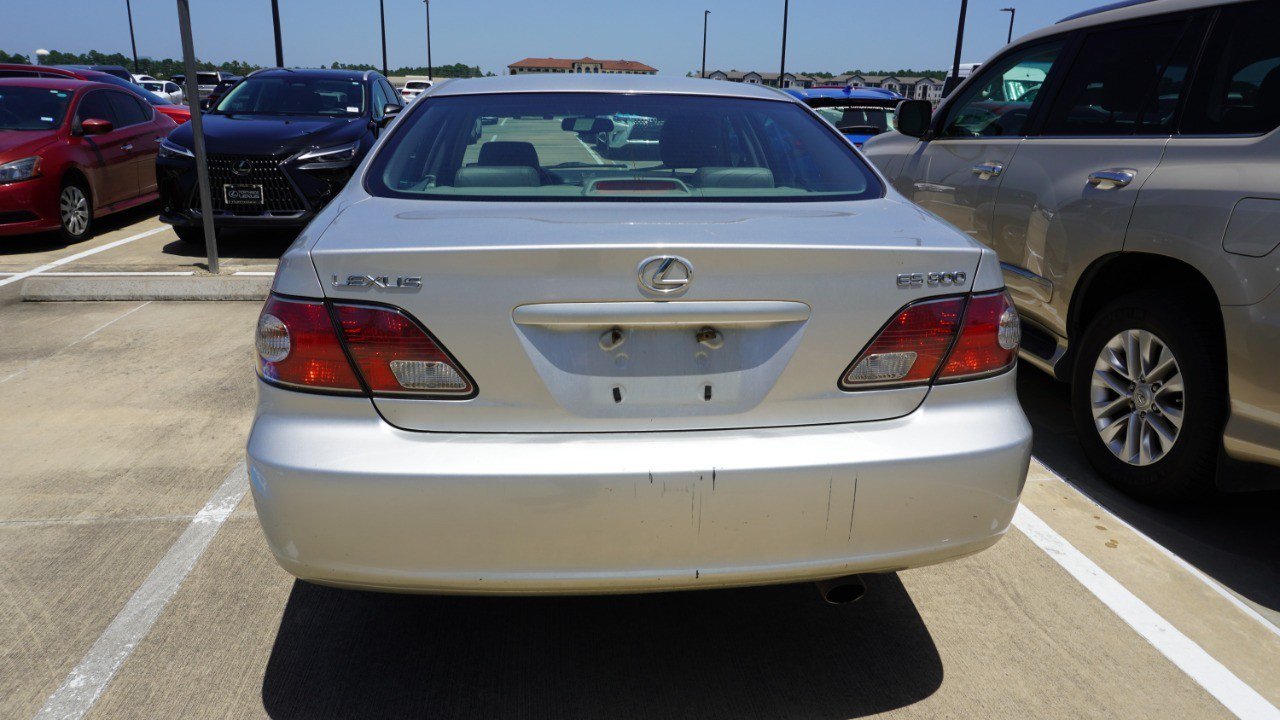 Used 2002 Lexus ES 330 w/ Premium Pkg FWD image 7