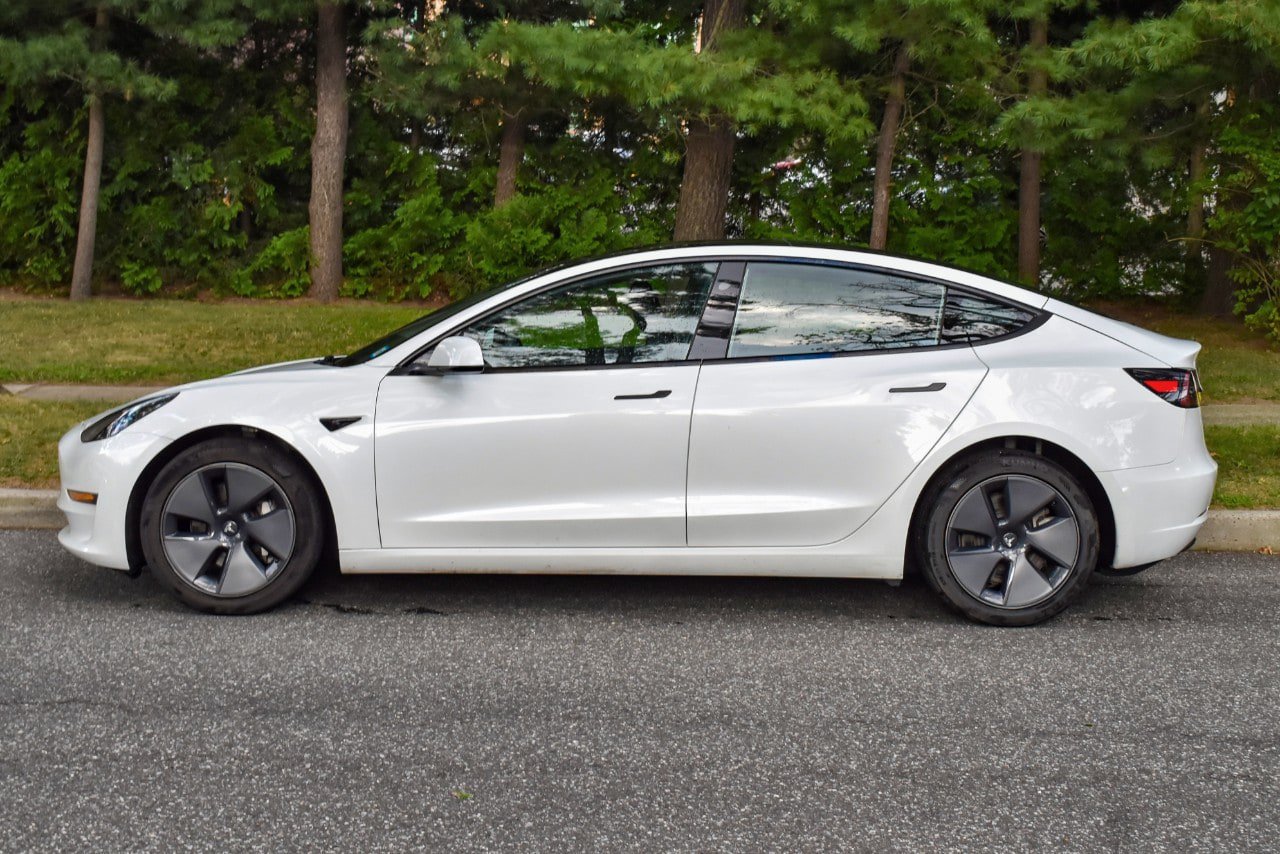 Used 2023 Tesla Model 3 Standard Range RWD image 4