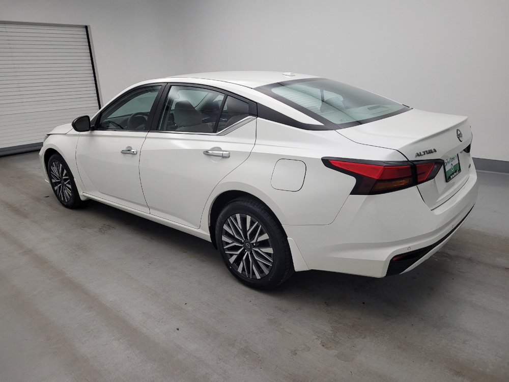 Used 2024 Nissan Altima 2.5 SV AWD/4WD image 3