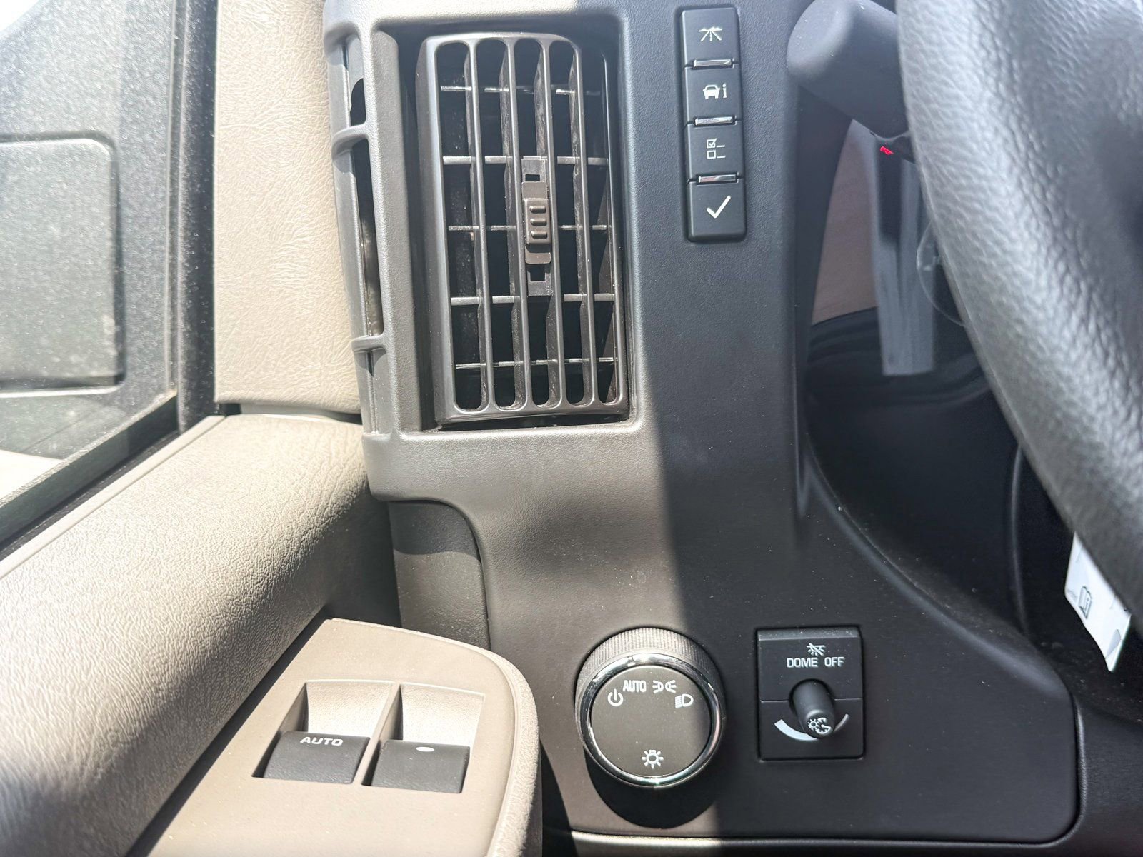 New 2025 Chevrolet Express 3500 w/ Power Convenience Package RWD image 23