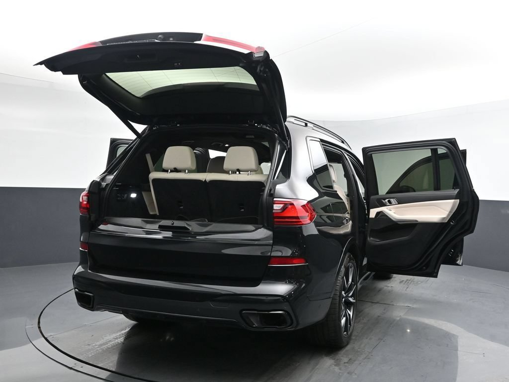Used 2022 BMW X7 xDrive40i w/ M Sport Package AWD/4WD image 26