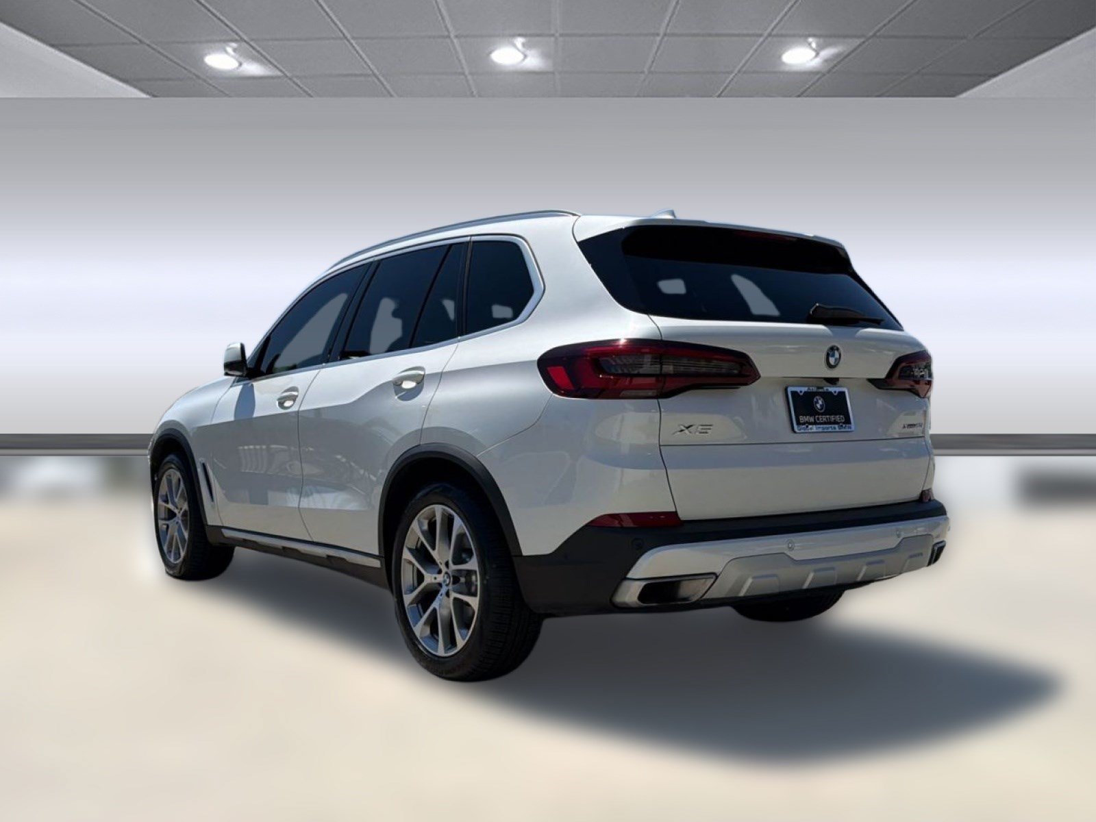 Certified 2023 BMW X5 xDrive40i w/ Premium Package AWD/4WD image 3