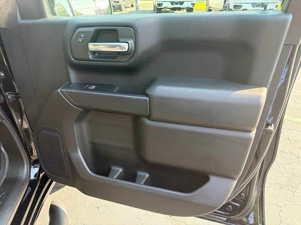Certified 2025 Chevrolet Silverado 1500 Custom w/ Turbomax Blackout Package AWD/4WD image 16