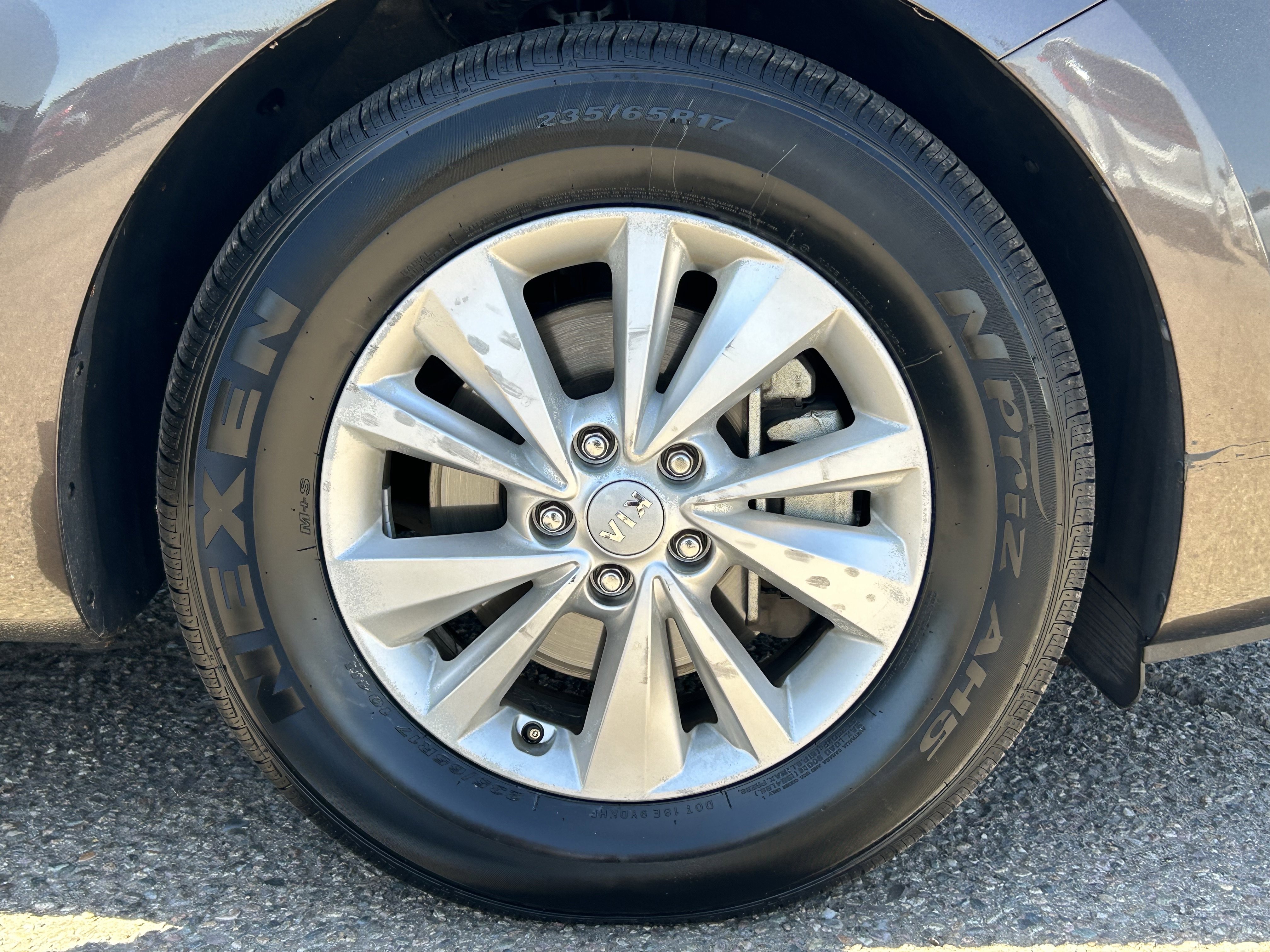 Used 2016 Kia Sedona LX w/ LX Convenience Package image 8