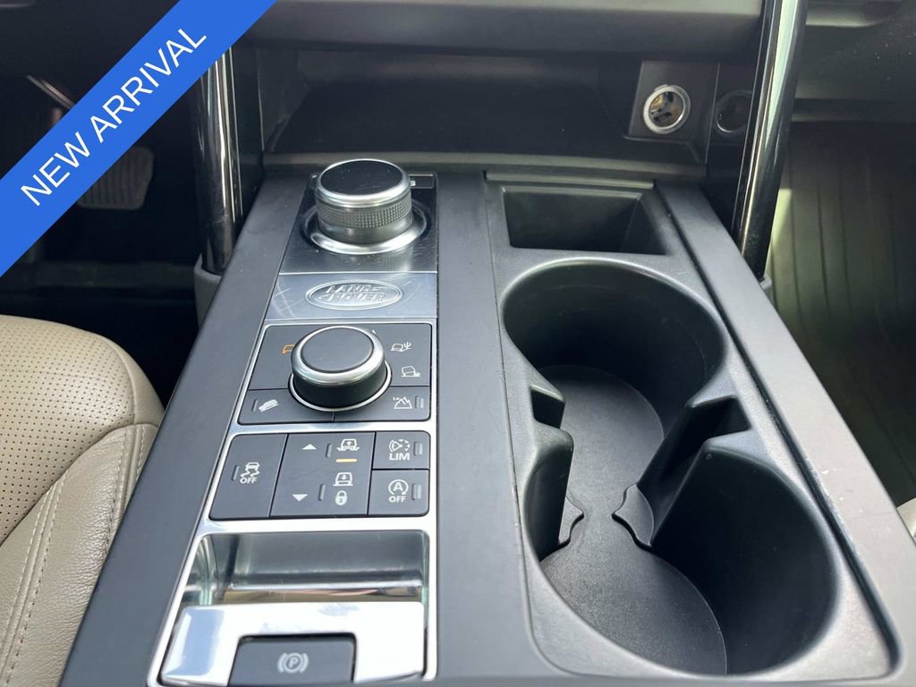 Used 2018 Land Rover Discovery SE image 15
