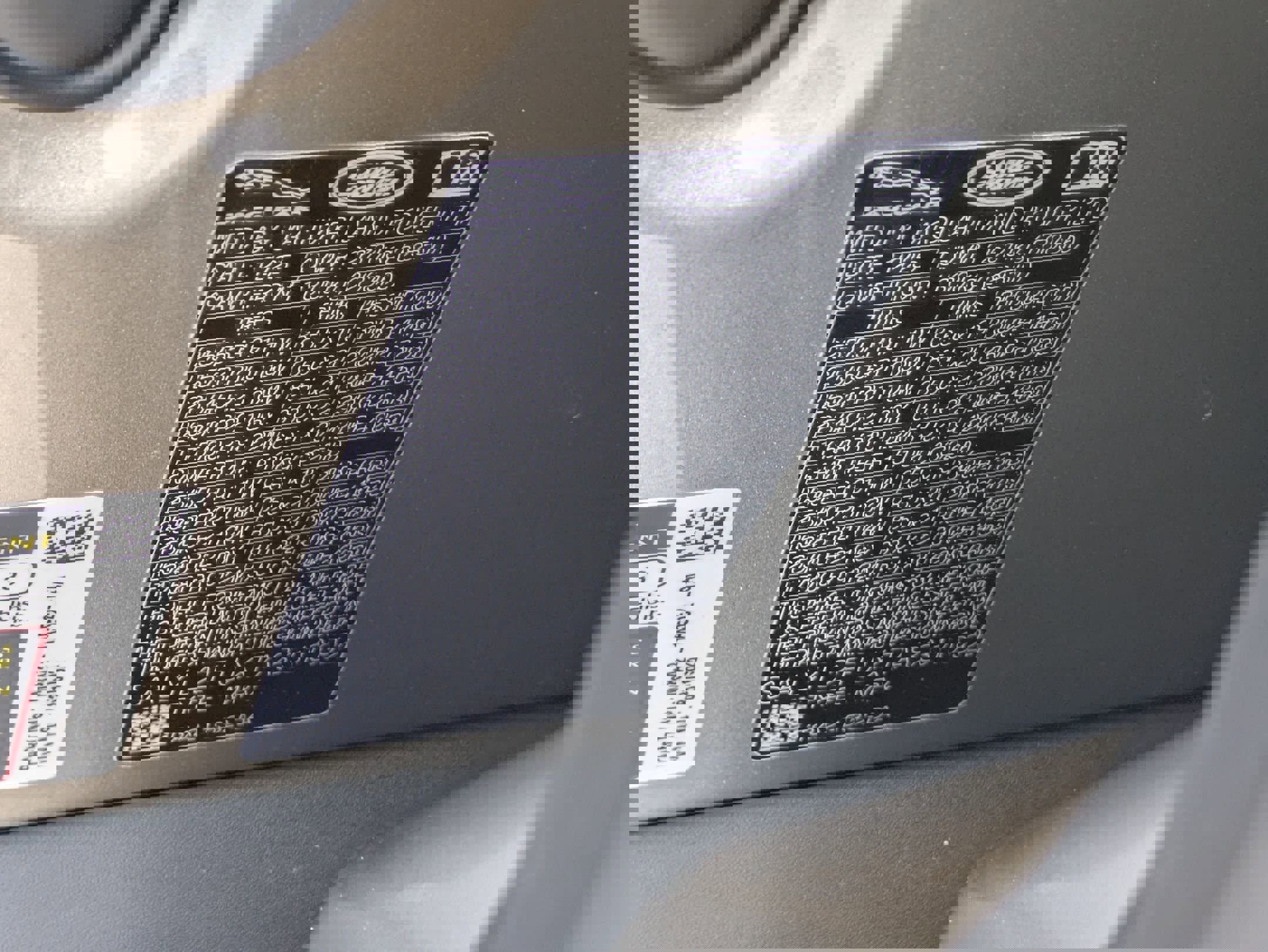 New 2026 Land Rover Range Rover Velar Dynamic SE AWD/4WD image 35