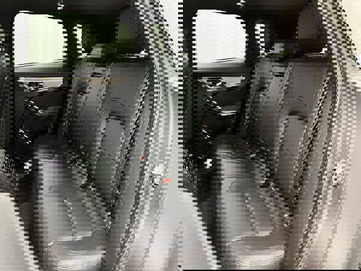 Used 2022 Jaguar F-PACE S image 41