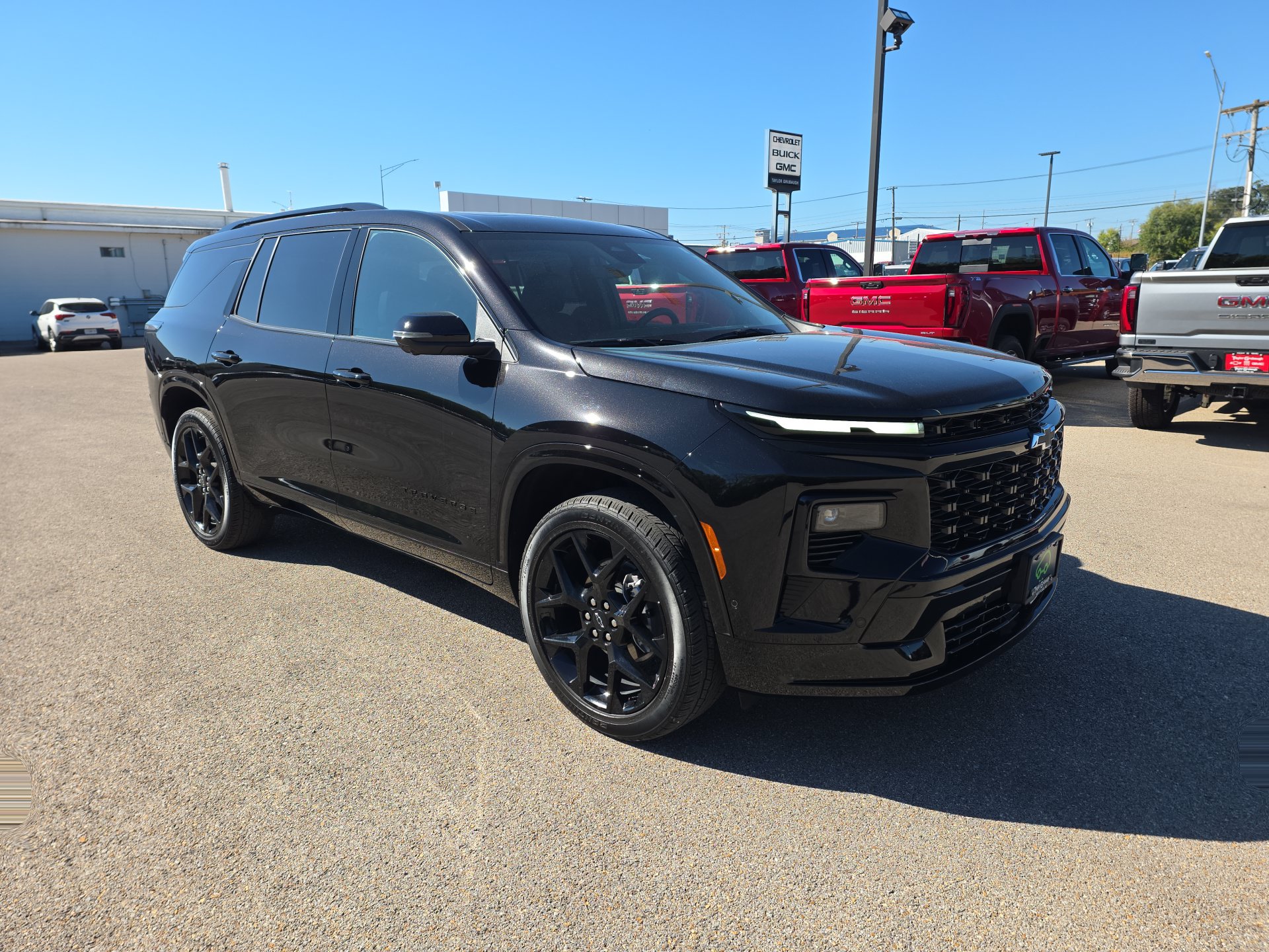 Used 2026 Chevrolet Traverse RS FWD image 2