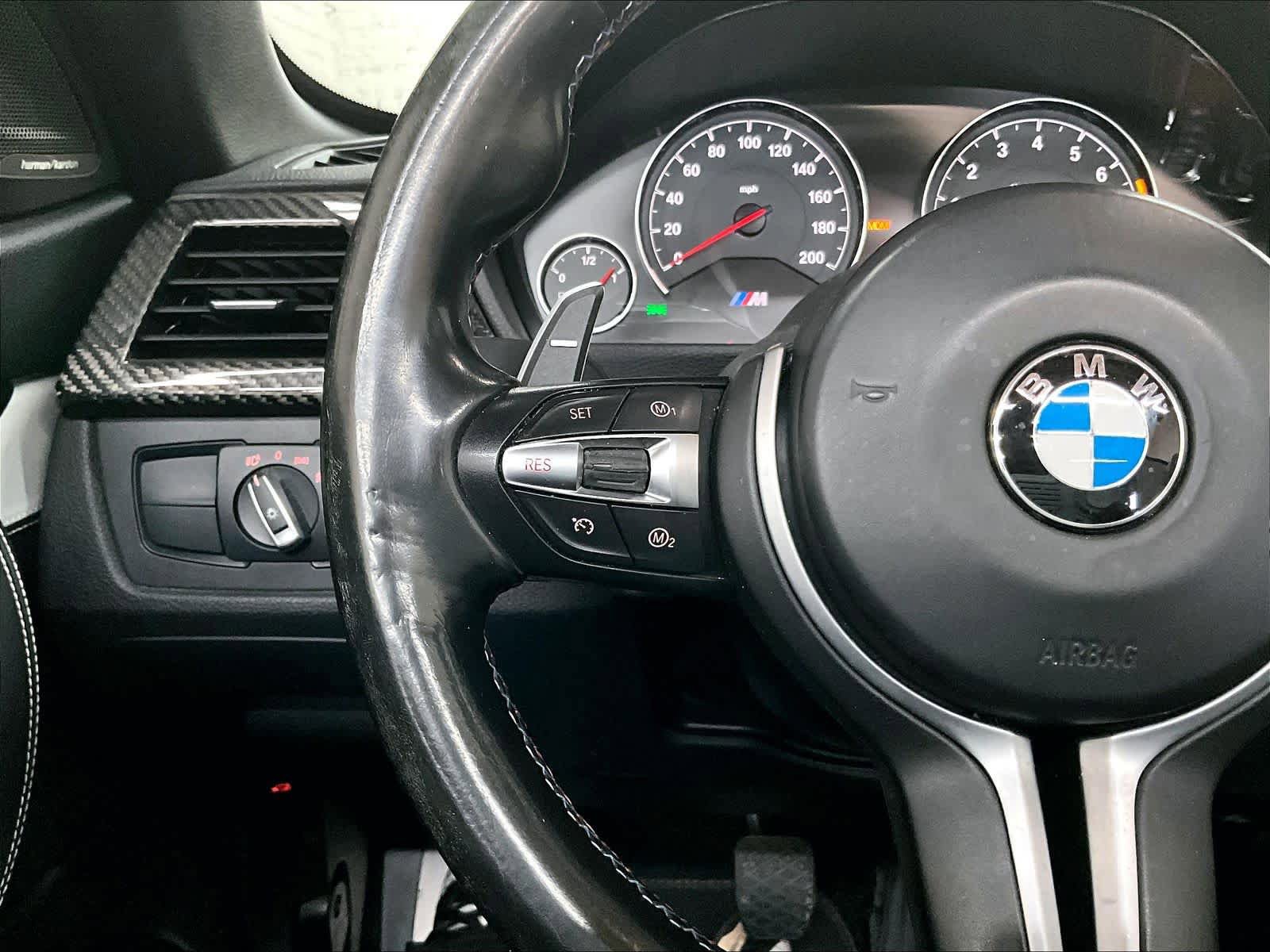 Used 2018 BMW M4 Convertible image 19