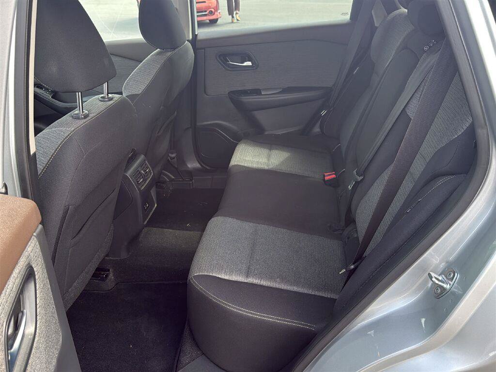 Certified 2021 Nissan Rogue SV FWD image 11