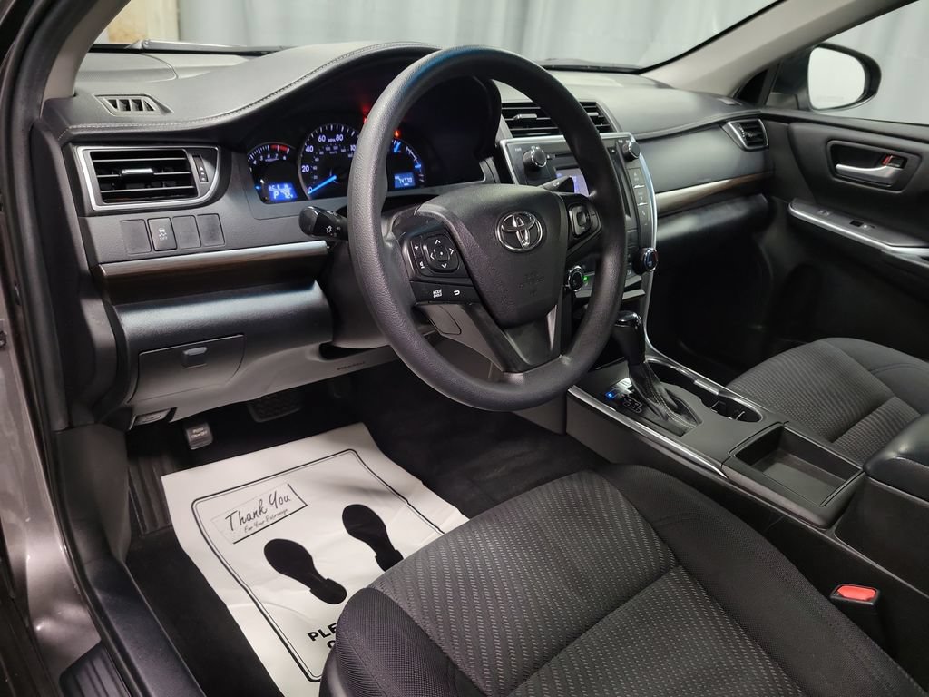 Used 2015 Toyota Camry LE FWD image 16