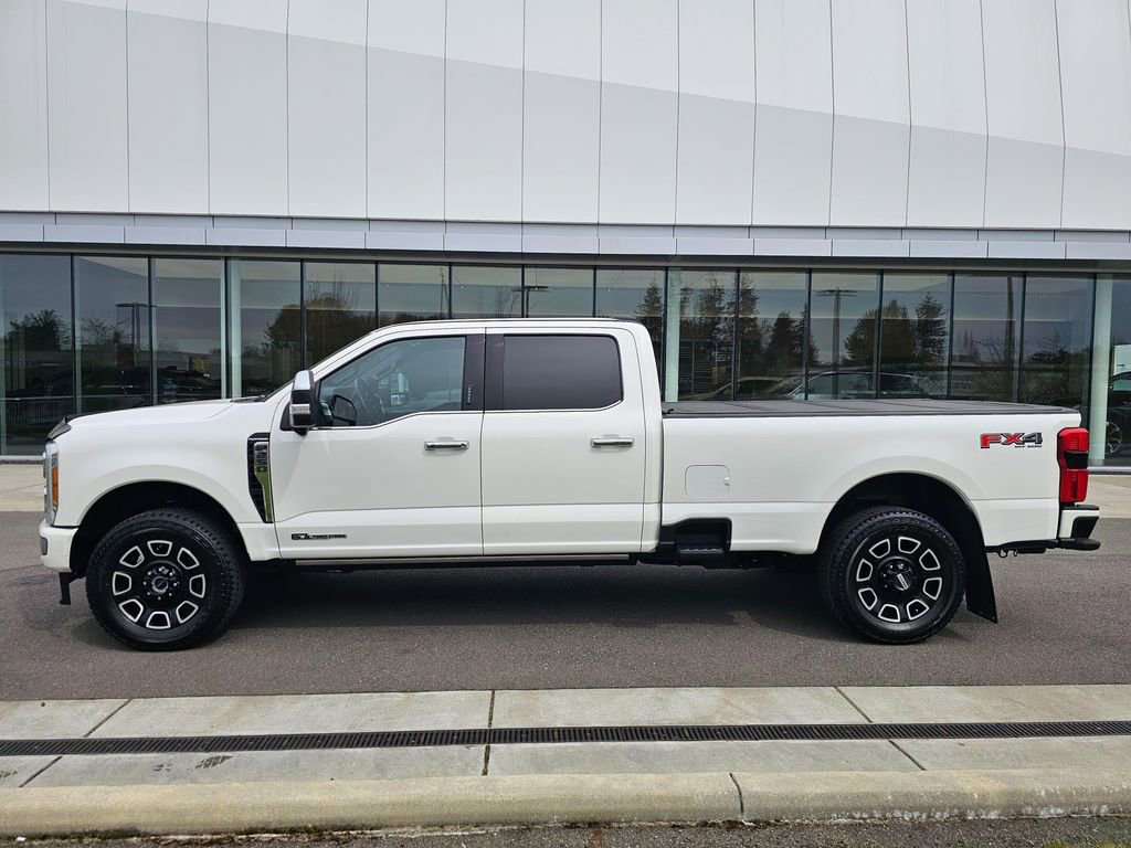 Used 2023 Ford F250 Platinum AWD/4WD image 2