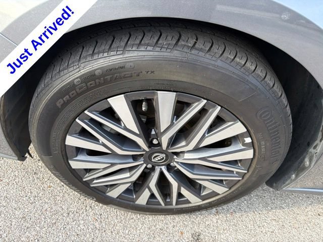 Used 2025 Nissan Altima 2.5 SV FWD image 10