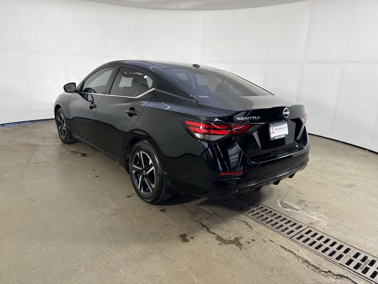 Certified 2025 Nissan Sentra SV image 32