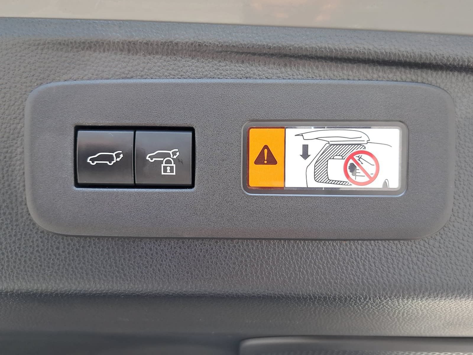 Used 2024 Lexus GX 550 w/ Cold Area Package AWD/4WD image 15