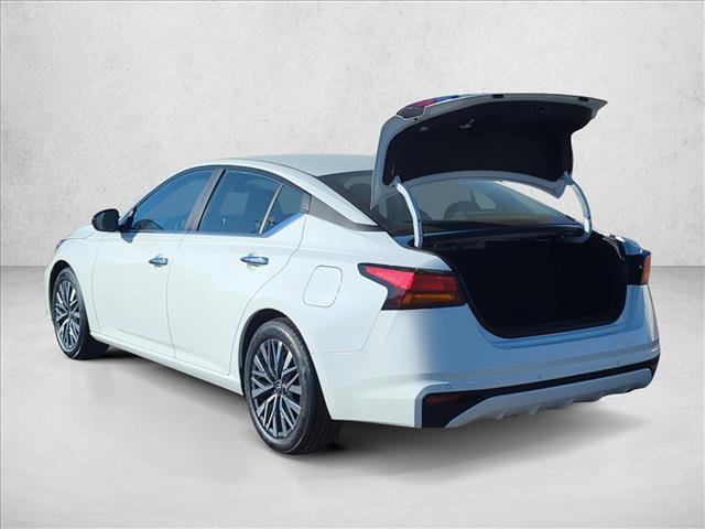Used 2025 Nissan Altima 2.5 SV image 7