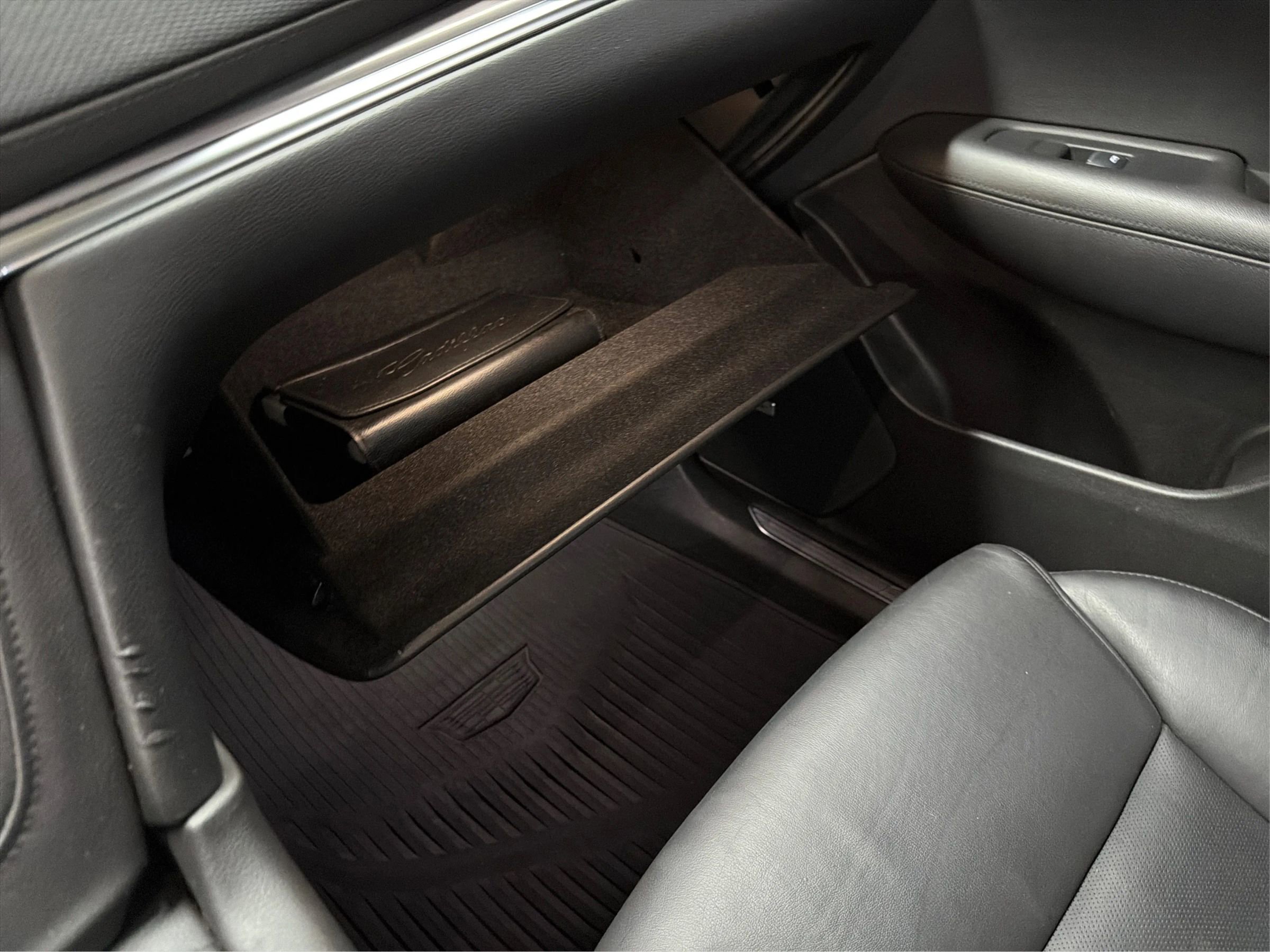 Used 2017 Cadillac XT5 Luxury w/ Driver Awareness Package image 30