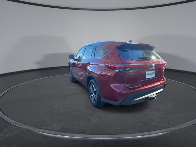 Used 2023 Toyota Highlander XLE image 11