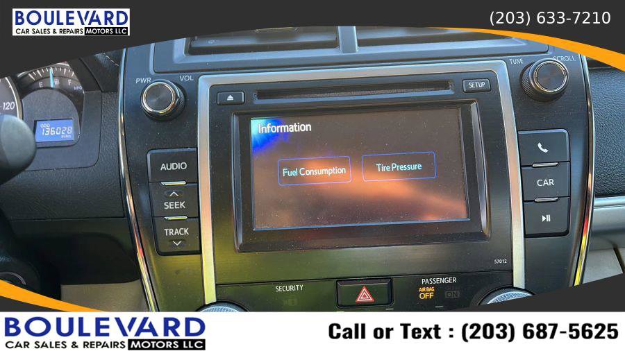 Used 2012 Toyota Camry L image 26