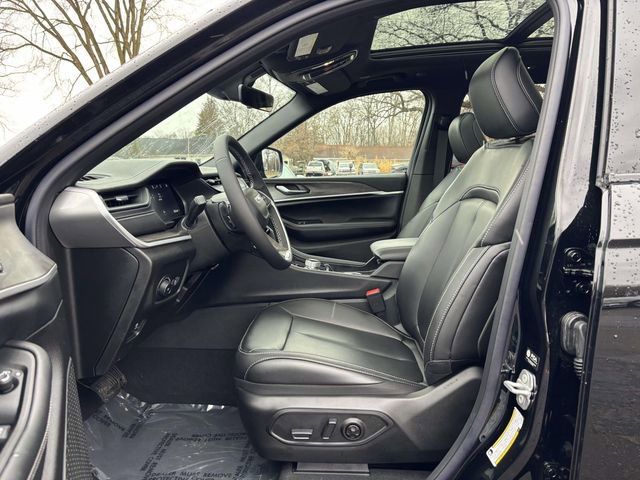 New 2026 Jeep Grand Cherokee Limited w/ Limited Altitude Package AWD/4WD image 5