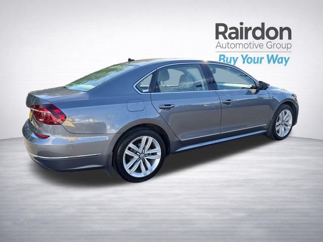 Used 2017 Volkswagen Passat 1.8T SEL Premium FWD image 7