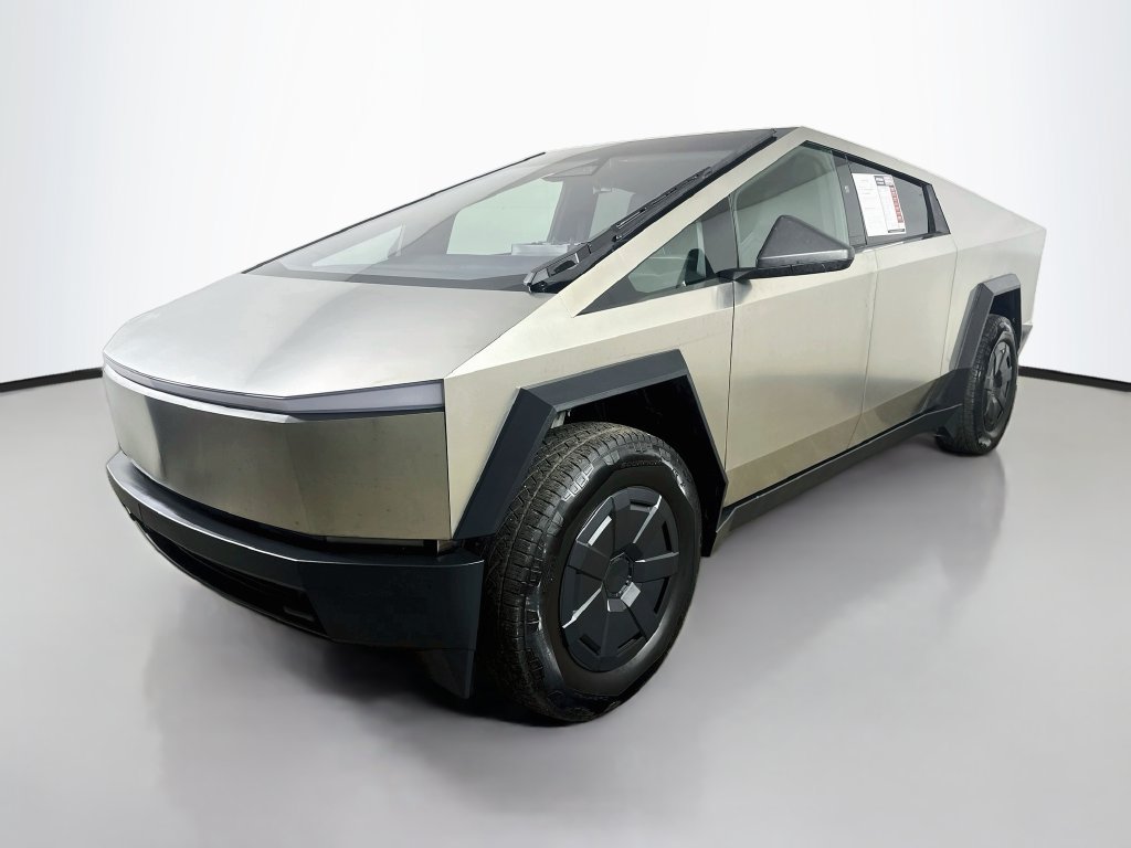 Used 2025 Tesla Cybertruck AWD Crew Cab image 3