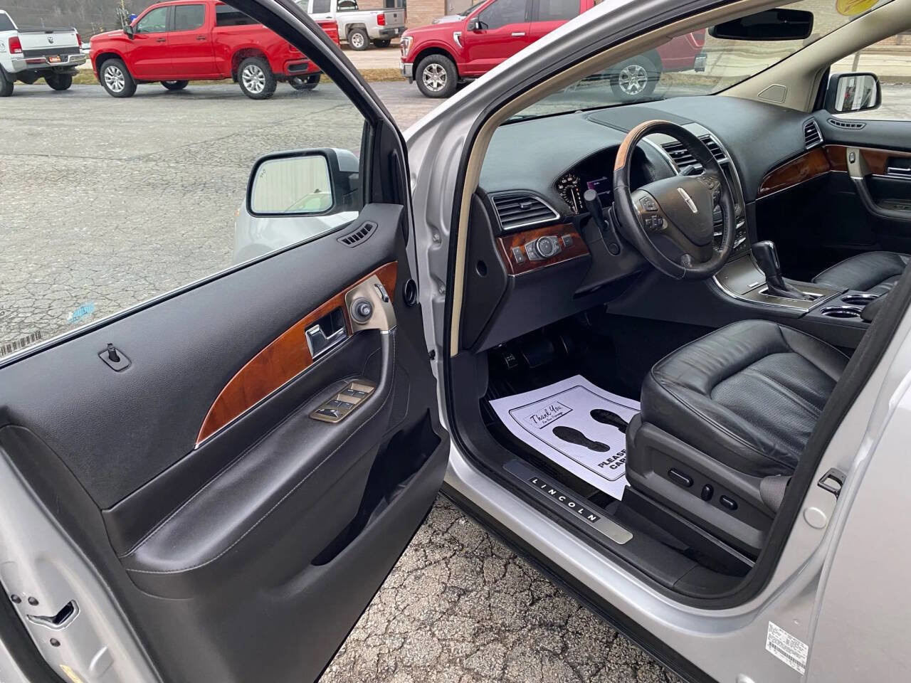 Used 2013 Lincoln MKX FWD image 11