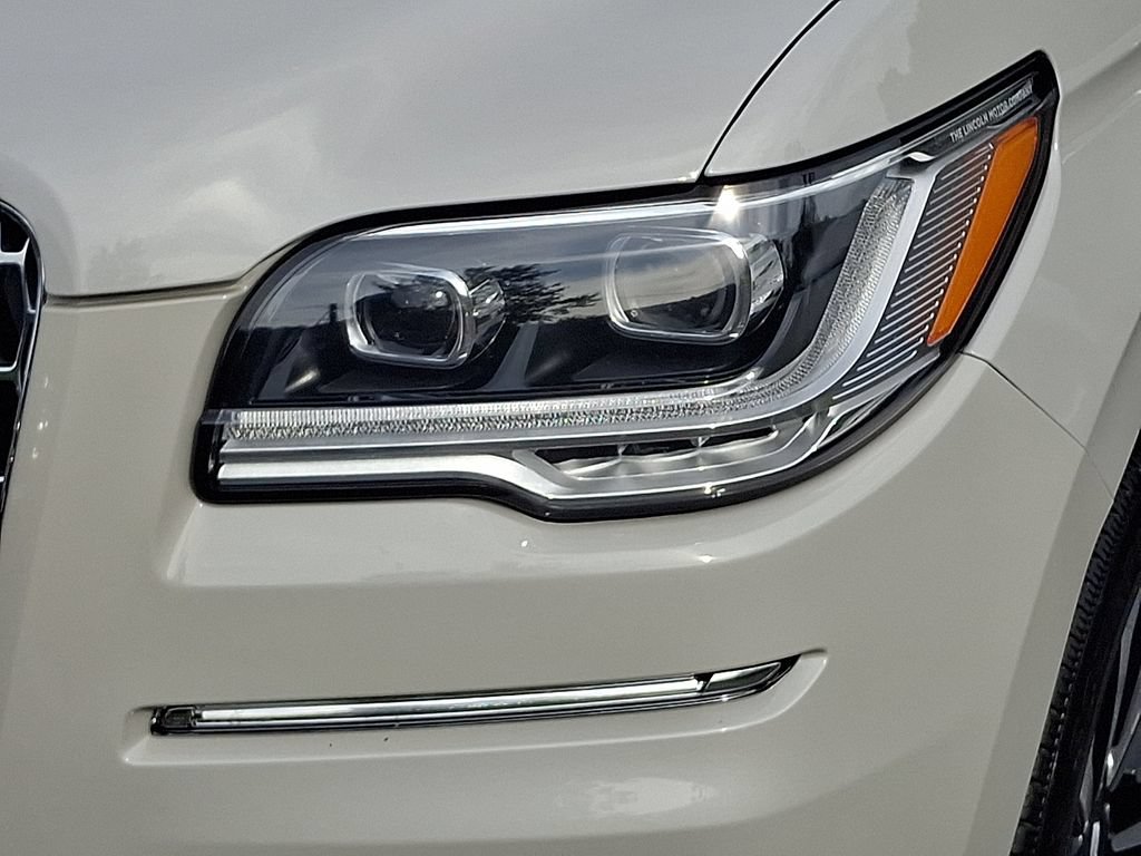 Used 2024 Lincoln Navigator Reserve AWD/4WD image 9