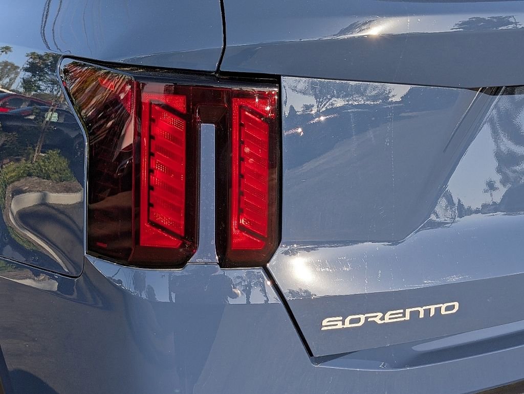 Used 2025 Kia Sorento S w/ Panoramic Sunroof Package image 13