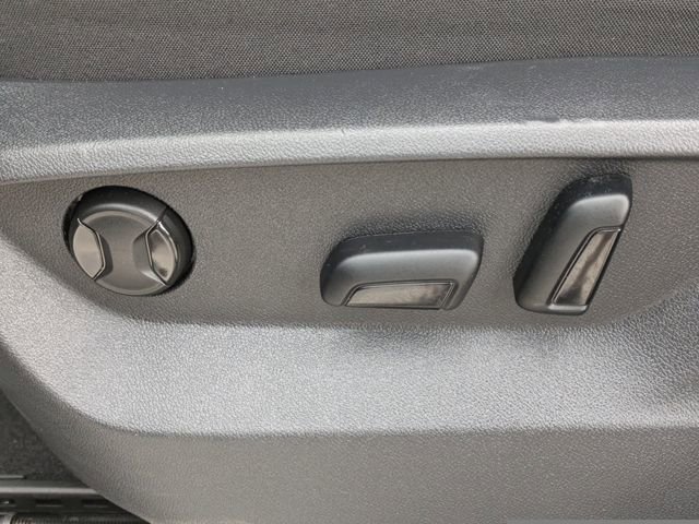 Used 2025 Volkswagen Atlas SE image 17